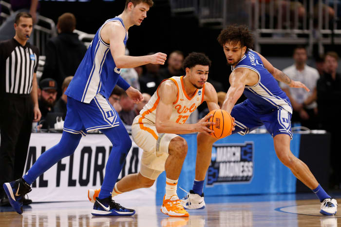 Olivier Nkamhoua, Tennessee F